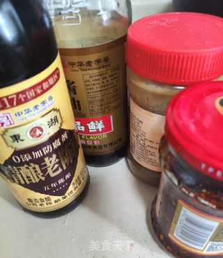 凉拌上海青的做法步骤：1