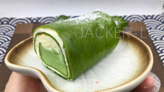 抹茶奶冻毛巾卷，清新抹茶、丝滑奶冻、甜蜜奶油，给人带来别样的舌尖享受。的做法步骤：30