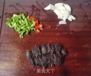 海参炒杂菇的做法步骤：2