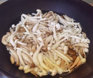 海参炒杂菇的做法步骤：3