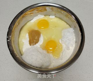 蜂蜜鸡蛋麻花的做法步骤：1