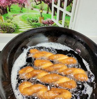 蜂蜜鸡蛋麻花的做法步骤：10
