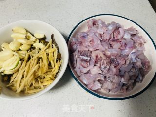 泡椒牛蛙的做法步骤：3