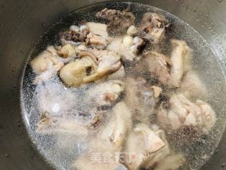 鲍鱼椰子鸡的做法步骤：1