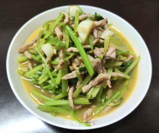 芹菜炒肉丝的做法步骤：8
