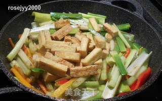虾酱豆腐条的做法步骤：7