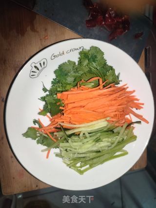 凉拌金针菇的做法步骤：1