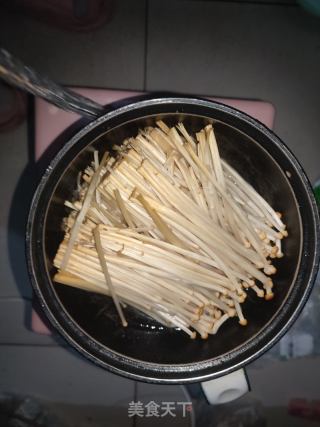凉拌金针菇的做法步骤：2