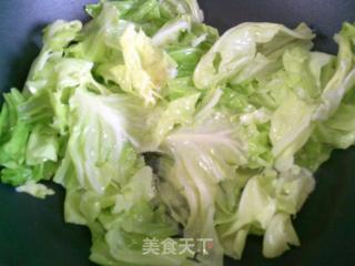 咸鸭蛋牛心菜炒荞麦面的做法步骤：5