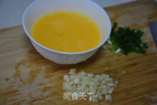家常蛋炒饭的做法步骤：2