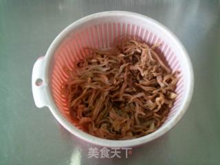 大头菜丝烧百叶结的做法步骤：3