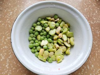 雷笋蚕豆炒雪菜的做法步骤：2