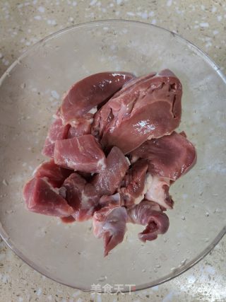 青榄石斛猪心汤的做法步骤：3