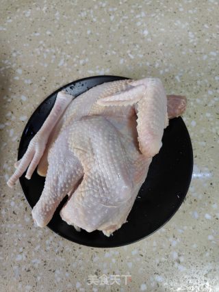 金针菇鸡煲的做法步骤：1