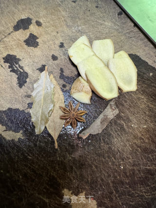 粉皮烧排骨的做法步骤：2