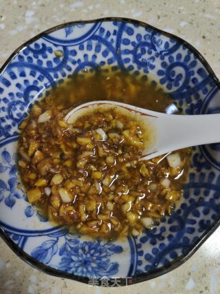 筒骨蒸肥肠的做法步骤：4