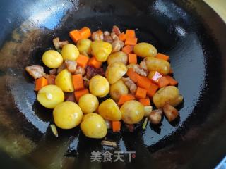 土豆乌米焖饭的做法步骤：6
