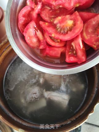 丝瓜西红柿扇骨汤的做法步骤：5