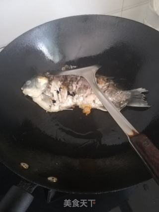 鲫鱼豆腐汤的做法步骤：2