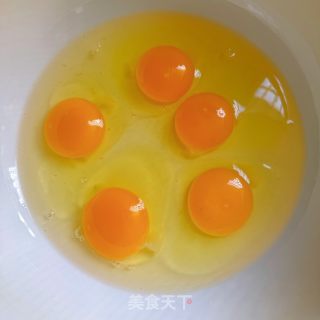 蒸蛋糕的做法步骤：1