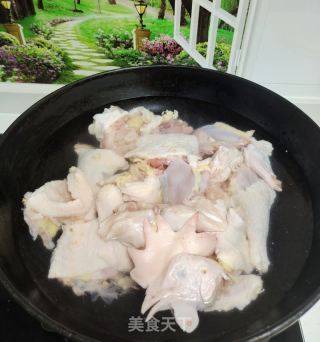 煲鸡汤的做法步骤：1