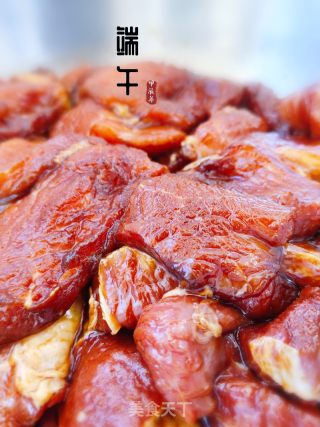 鲜肉蛋黄粽子的做法步骤：3