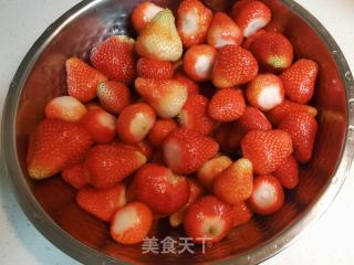 草莓酱的做法步骤：2