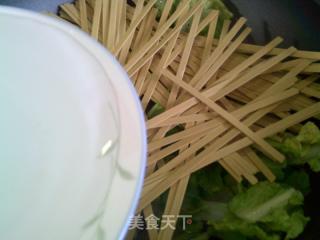 虾仁毛毛菜苦荞面的做法步骤：7