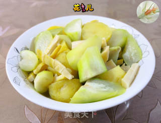 羊尾笋洋芋艿煮夜开花的做法