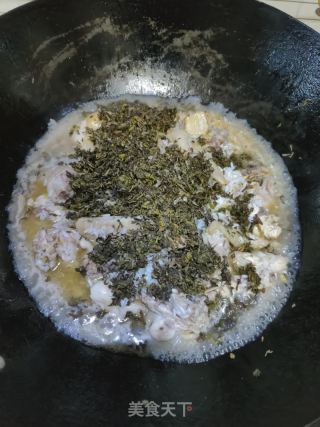 客家艾叶焖鸡饭的做法步骤：9