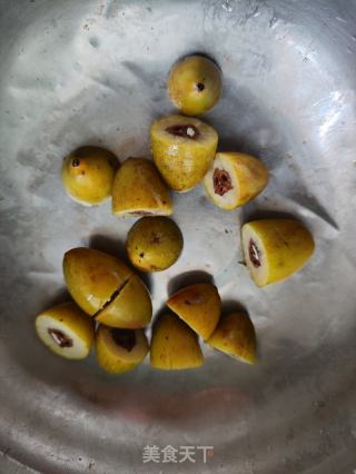 青橄榄炖腱子肉的做法步骤：2