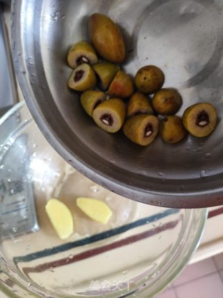 青橄榄炖腱子肉的做法步骤：4
