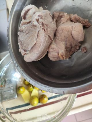 青橄榄炖腱子肉的做法步骤：5