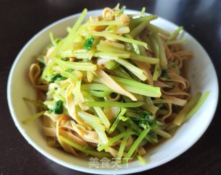 千张炒香芹的做法步骤：7