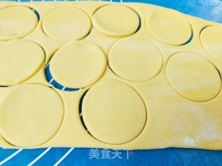 玫瑰花馒头花束的做法步骤：3