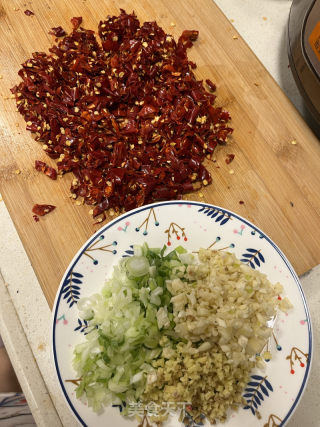 香椿牛肉酱的做法步骤：3