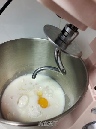 柔软蜂蜜吐司面包的做法步骤：2