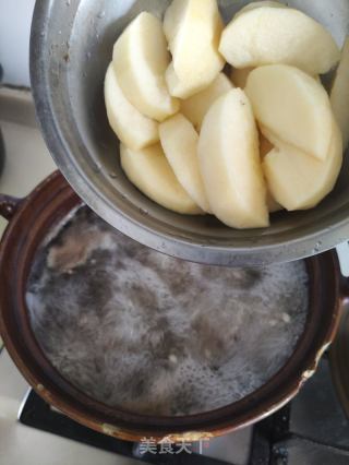 苹果蕃茄龙骨汤的做法步骤：7