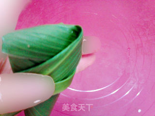 青花椒豌豆腊肉粽子的做法步骤：12