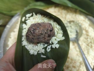 灰碱豆沙粽的做法步骤：8