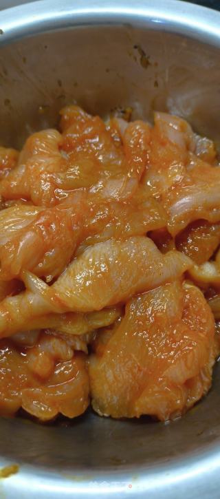 香煎鸡胸肉的做法步骤：2