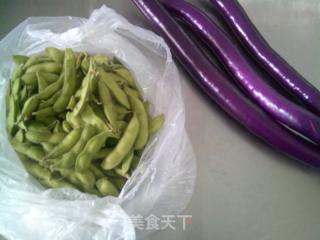 茄子烧毛豆的做法步骤：1