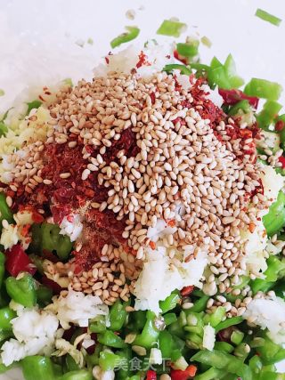 陕西特色美食～六辣子夹馍的做法步骤：5