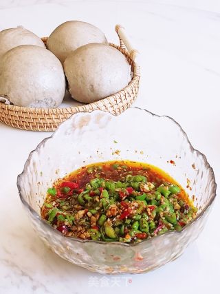 陕西特色美食～六辣子夹馍的做法步骤：11