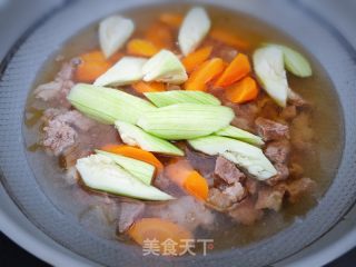 丝瓜牛肉汤的做法步骤：6