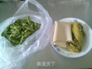咸菜毛豆炒千张的做法步骤：1