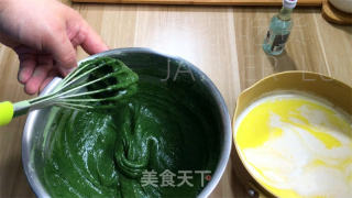 抹茶奶油可丽露，酥脆香浓外层与绵软甜蜜内里，带来双重满足。的做法步骤：5
