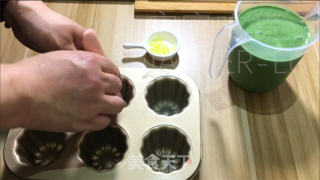 抹茶奶油可丽露，酥脆香浓外层与绵软甜蜜内里，带来双重满足。的做法步骤：11