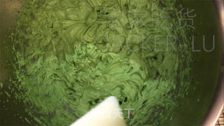 抹茶奶油可丽露，酥脆香浓外层与绵软甜蜜内里，带来双重满足。的做法步骤：20