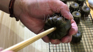 抹茶奶油可丽露，酥脆香浓外层与绵软甜蜜内里，带来双重满足。的做法步骤：21